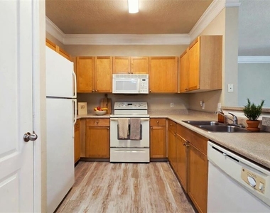 8848 Villa View Circle - Photo Thumbnail 16