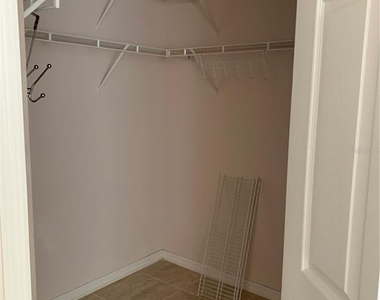 2636 Hawthorne Lane - Photo Thumbnail 12