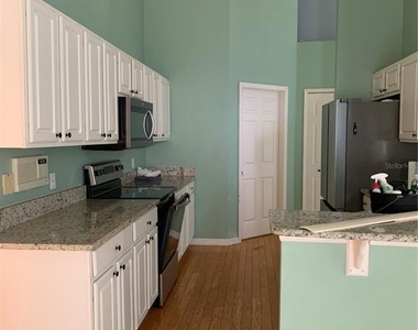 2636 Hawthorne Lane - Photo Thumbnail 10