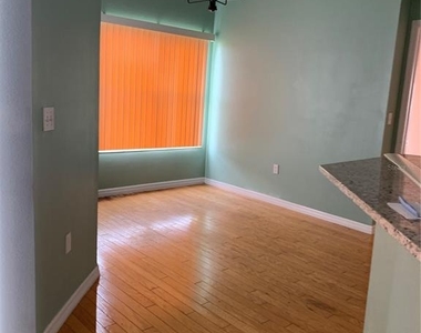 2636 Hawthorne Lane - Photo Thumbnail 9