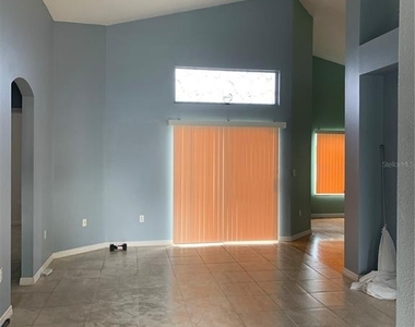 2636 Hawthorne Lane - Photo Thumbnail 6