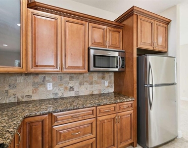 1415 Harmon Avenue - Photo Thumbnail 3