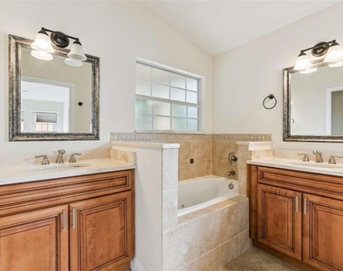1415 Harmon Avenue - Photo Thumbnail 5
