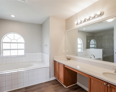 17 Catalina Court - Photo Thumbnail 9