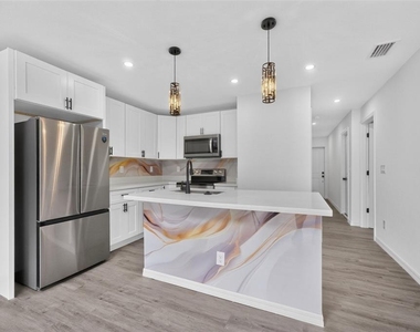 520 Way Street - Photo Thumbnail 3