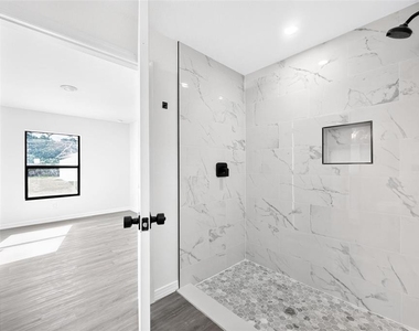 520 Way Street - Photo Thumbnail 7