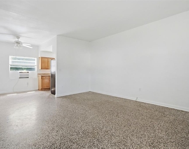 70 Griggs Avenue - Photo Thumbnail 3