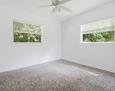 70 Griggs Avenue - Photo Thumbnail 14