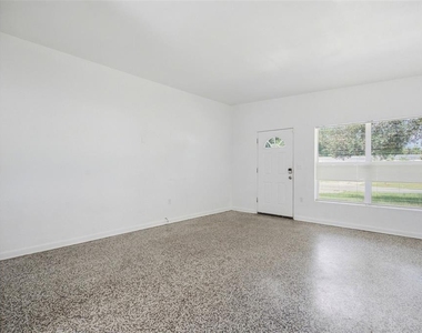 70 Griggs Avenue - Photo Thumbnail 5