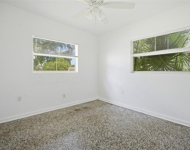 70 Griggs Avenue - Photo Thumbnail 9