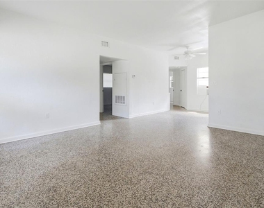 70 Griggs Avenue - Photo Thumbnail 1