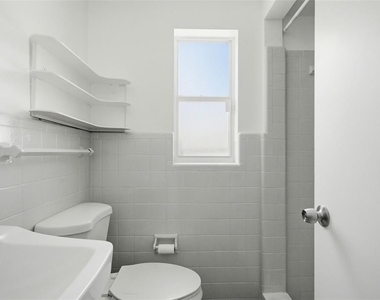 70 Griggs Avenue - Photo Thumbnail 16