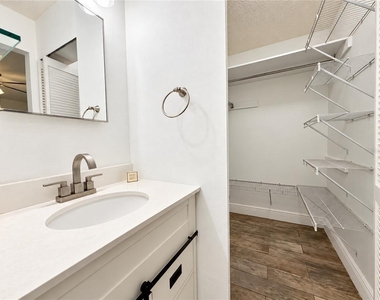 3204 W De Leon Street - Photo Thumbnail 18