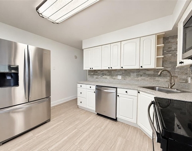 3204 W De Leon Street - Photo Thumbnail 5