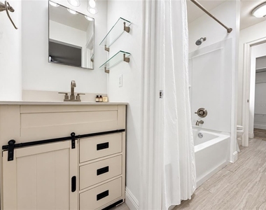 3204 W De Leon Street - Photo Thumbnail 15
