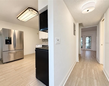 3204 W De Leon Street - Photo Thumbnail 4