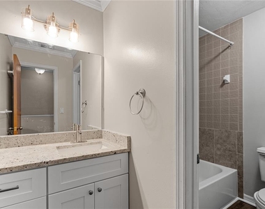 6296 Sw 8th Place - Photo Thumbnail 12