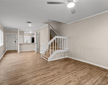 6296 Sw 8th Place - Photo Thumbnail 3