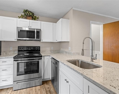 6296 Sw 8th Place - Photo Thumbnail 2