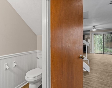 6296 Sw 8th Place - Photo Thumbnail 7