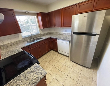 661 La Salle Drive - Photo Thumbnail 1