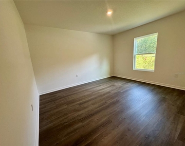 3046 E Glenn Street - Photo Thumbnail 2
