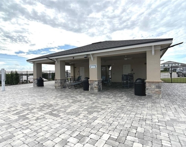 2437 Oakwood Lane - Photo Thumbnail 30