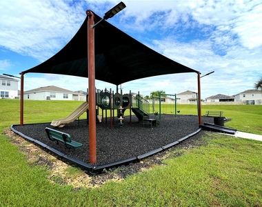 2437 Oakwood Lane - Photo Thumbnail 33