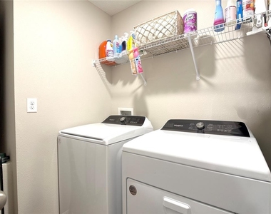 2437 Oakwood Lane - Photo Thumbnail 15
