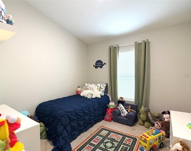 2437 Oakwood Lane - Photo Thumbnail 13