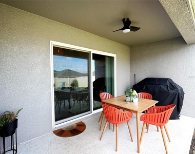 2437 Oakwood Lane - Photo Thumbnail 21
