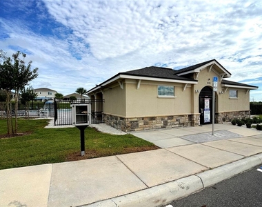 2437 Oakwood Lane - Photo Thumbnail 28