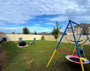 2437 Oakwood Lane - Photo Thumbnail 22