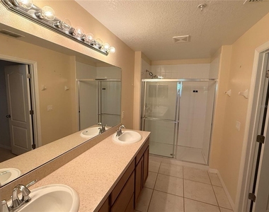 1057 Priory Circle - Photo Thumbnail 16