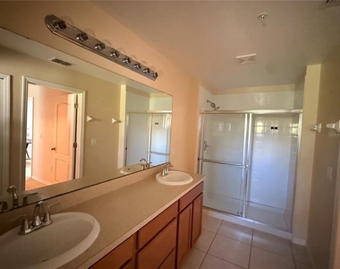 1057 Priory Circle - Photo Thumbnail 15