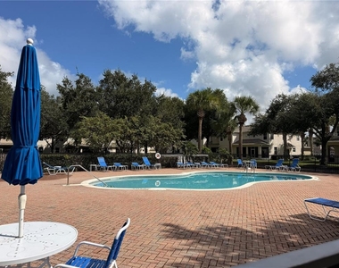 1057 Priory Circle - Photo Thumbnail 28