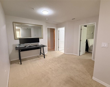 1057 Priory Circle - Photo Thumbnail 8