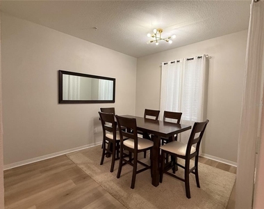 1057 Priory Circle - Photo Thumbnail 6