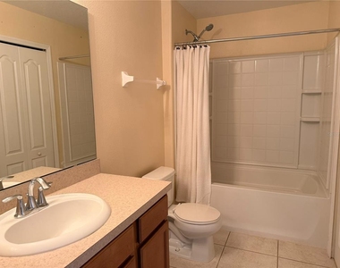 1057 Priory Circle - Photo Thumbnail 17