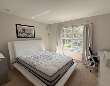 1057 Priory Circle - Photo Thumbnail 22
