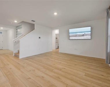 3210 Silas Drive - Photo Thumbnail 18