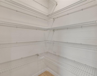 3210 Silas Drive - Photo Thumbnail 14
