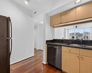 322 E Central Boulevard - Photo Thumbnail 15