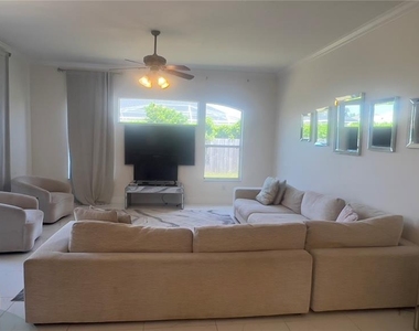 8890 Sw 57th Court Road - Photo Thumbnail 10
