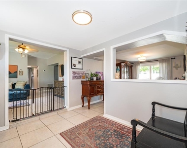 1624 Hollis Drive - Photo Thumbnail 16