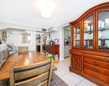 1624 Hollis Drive - Photo Thumbnail 18