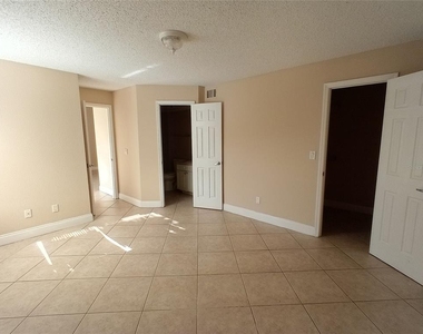 5737 Gatlin Avenue - Photo Thumbnail 10