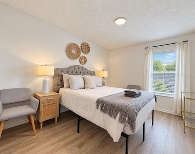 644 Allison Avenue - Photo Thumbnail 23