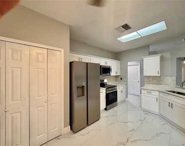 514 Short Pine Circle - Photo Thumbnail 7