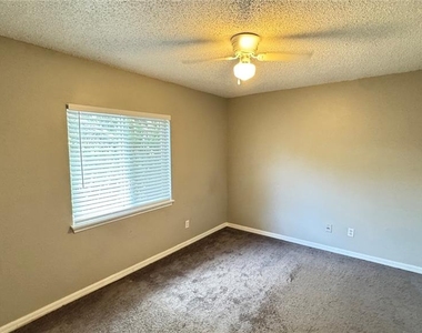 815 Eastern Avenue - Photo Thumbnail 8